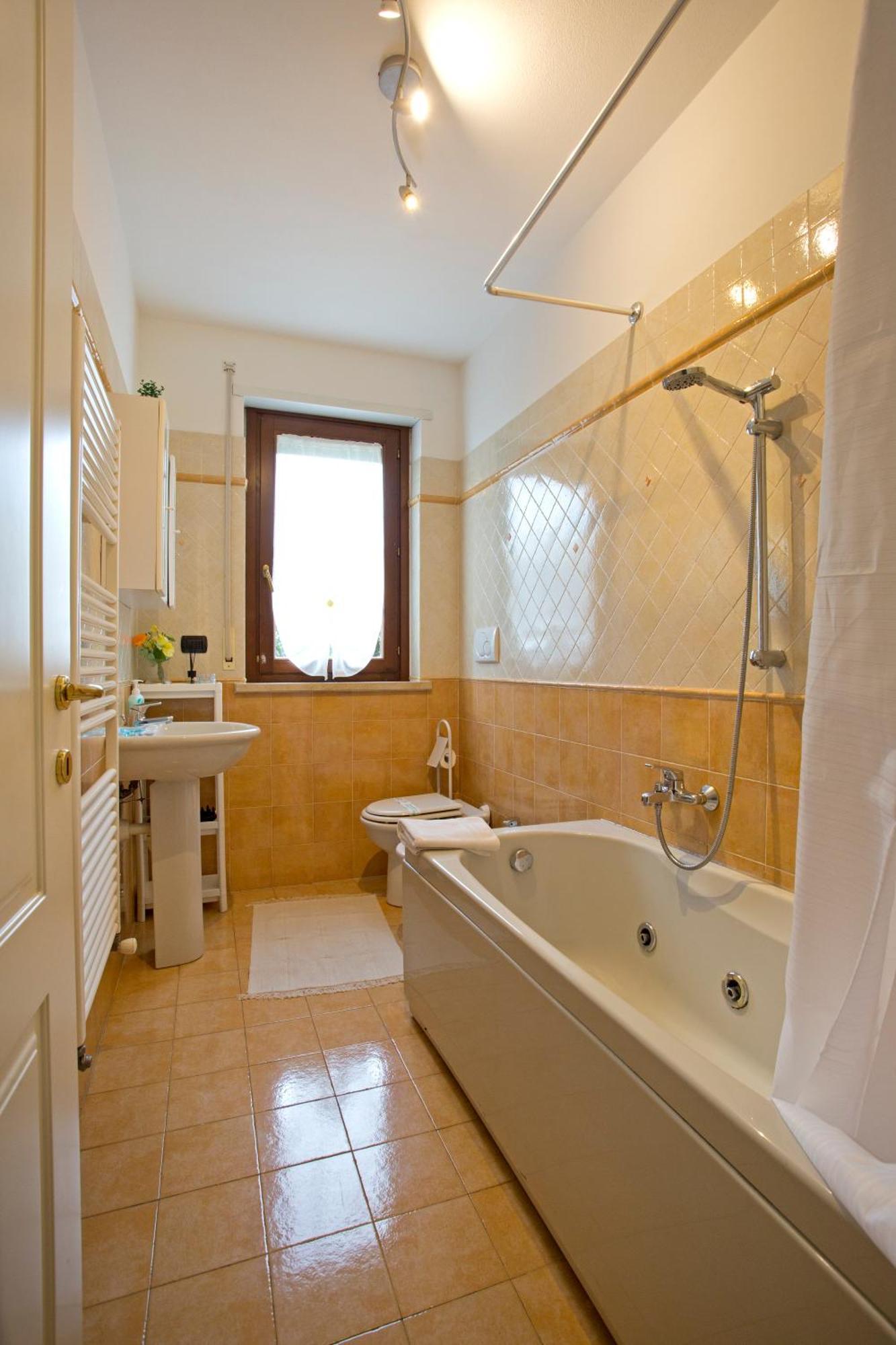 Casa Dei Filati, Cosy Flat With Garden And Parking Close To לוקה מראה חיצוני תמונה